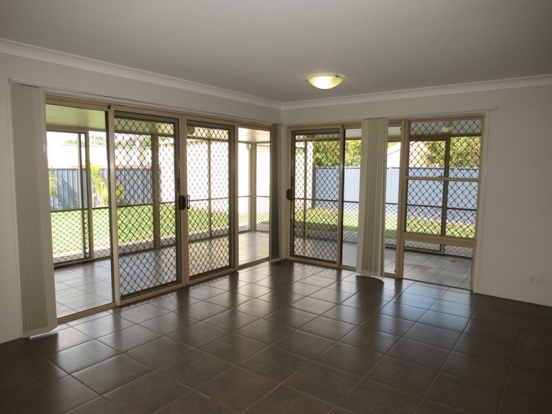 5 Peggy Court, Emerald QLD 4720