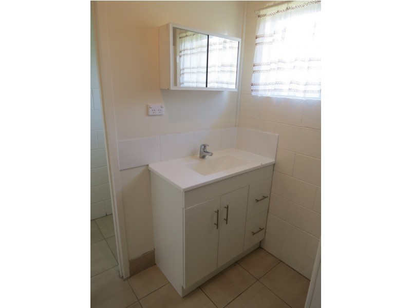 1-3/38 Baker Street, Emerald QLD 4720