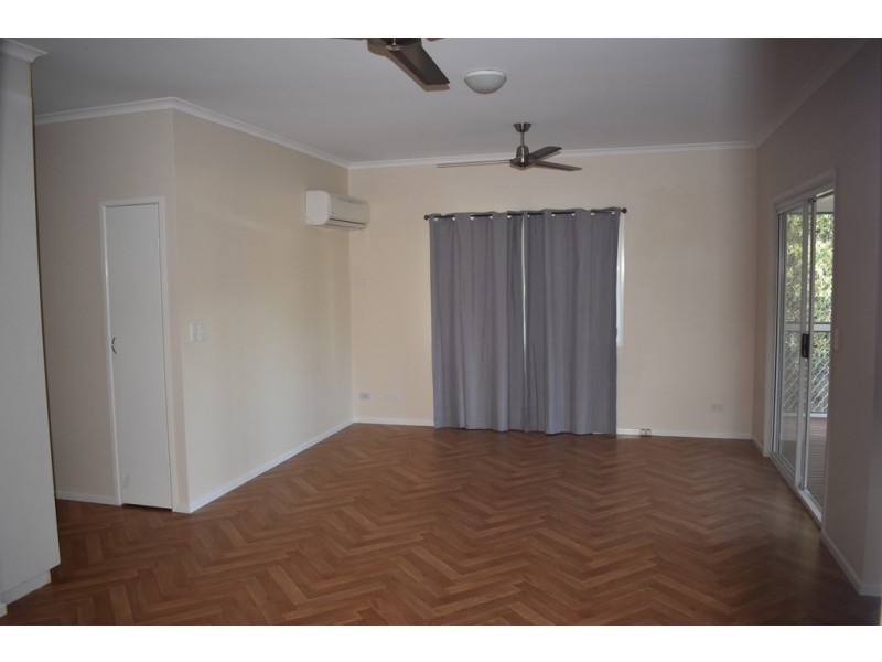 2 Thomas Place, Emerald QLD 4720