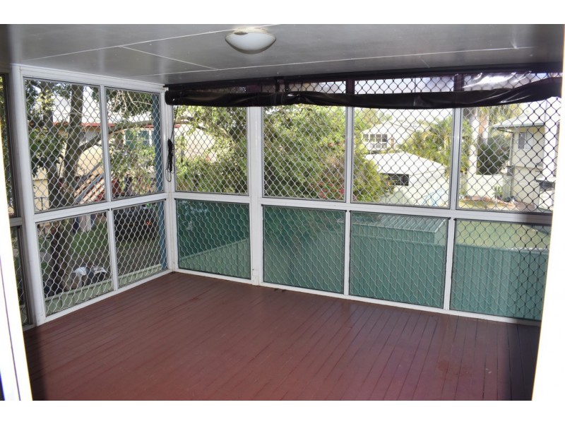 2 Thomas Place, Emerald QLD 4720