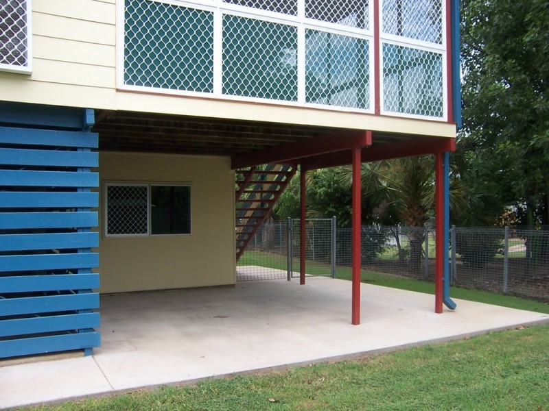 2 Thomas Place, Emerald QLD 4720