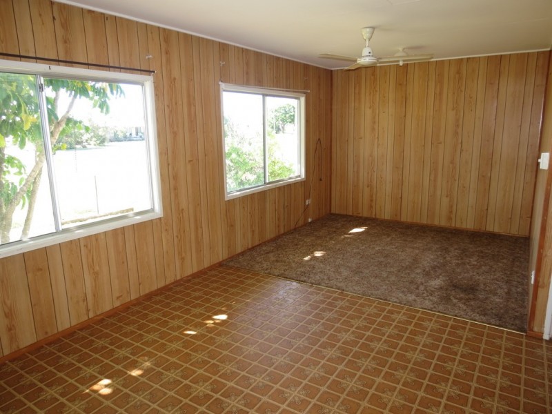 32 Gordon Street, Capella QLD 4723