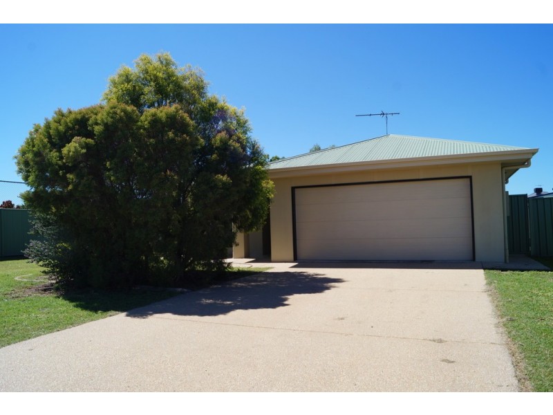 10 Glovar Street, Emerald QLD 4720