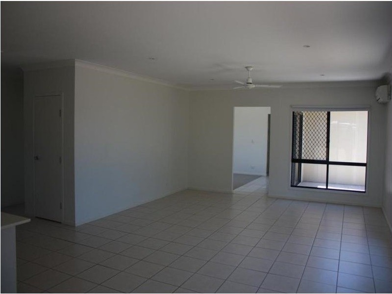 10 Glovar Street, Emerald QLD 4720