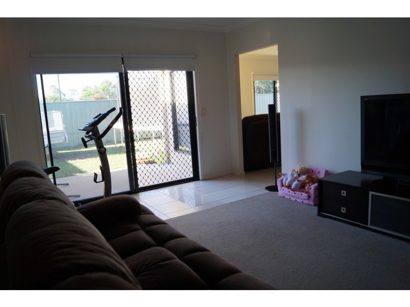 10 Glovar Street, Emerald QLD 4720