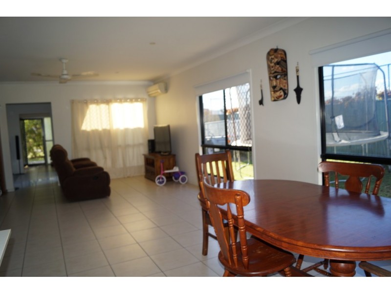 10 Glovar Street, Emerald QLD 4720