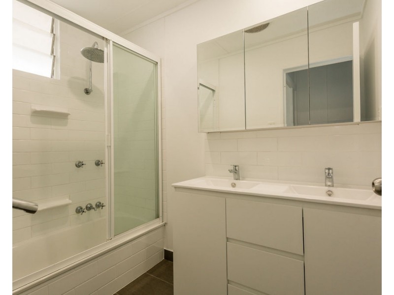 6 Luck Place, Emerald QLD 4720