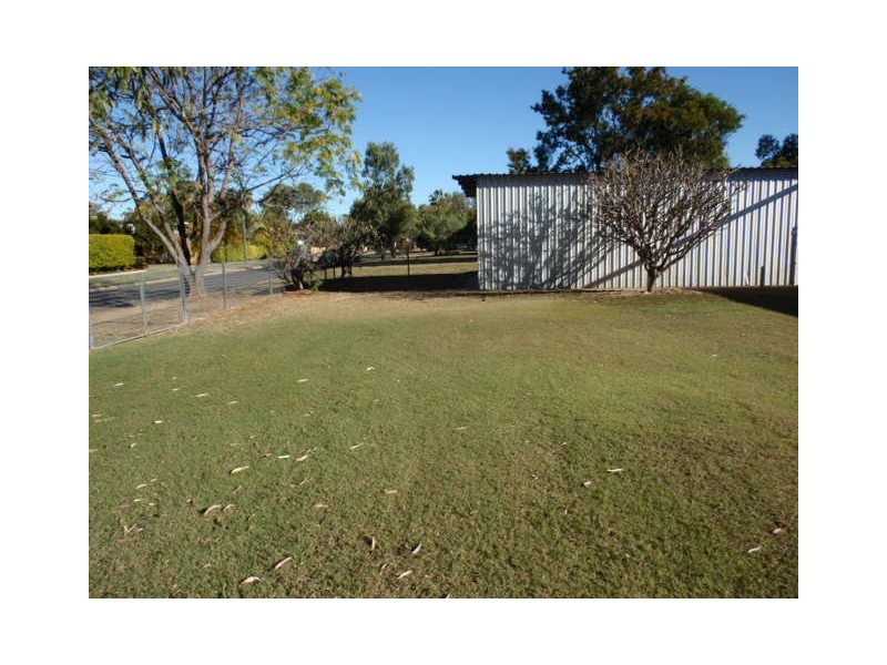 8 Roseanne Road, Emerald QLD 4720