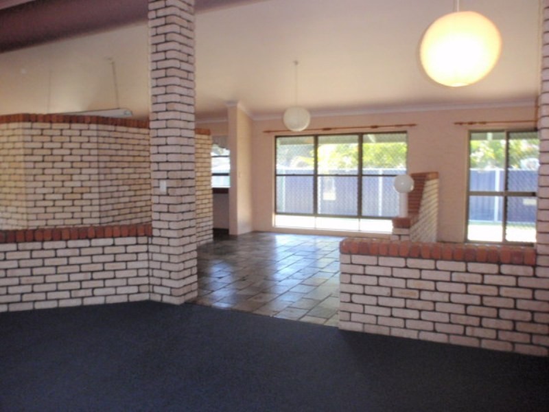 8 Roseanne Road, Emerald QLD 4720