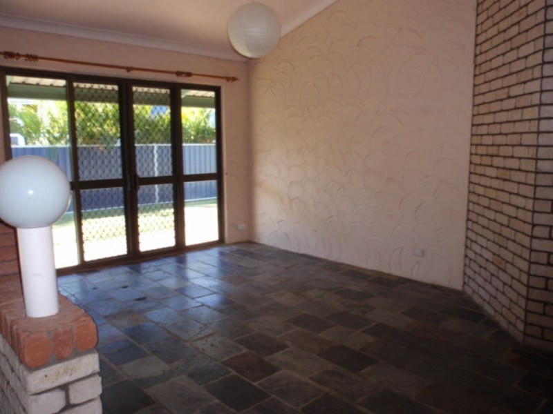 8 Roseanne Road, Emerald QLD 4720