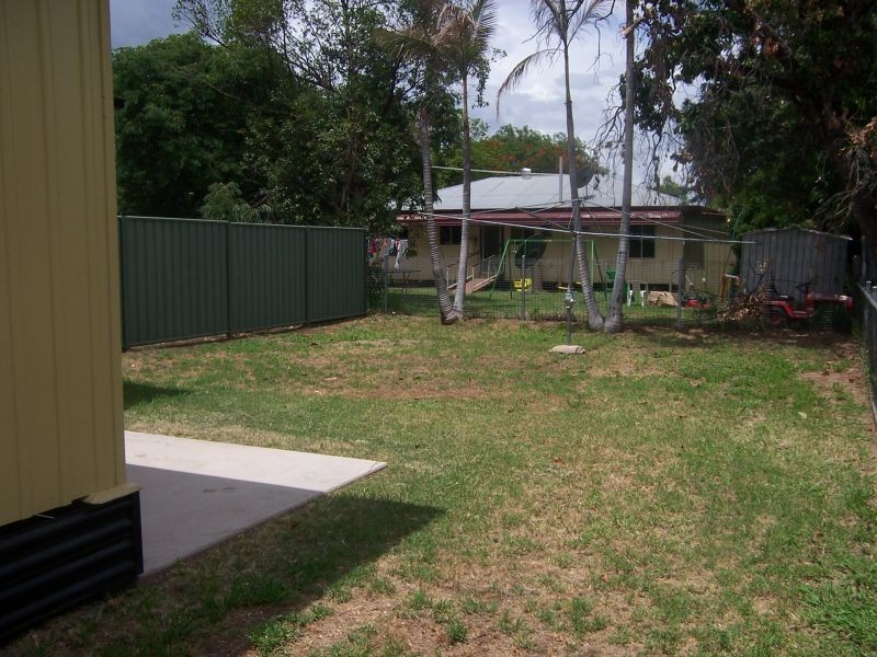 2/122 Hospital Road, Emerald QLD 4720