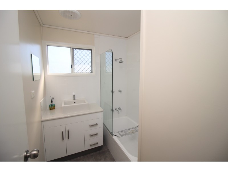 260 Opal Street, Emerald QLD 4720