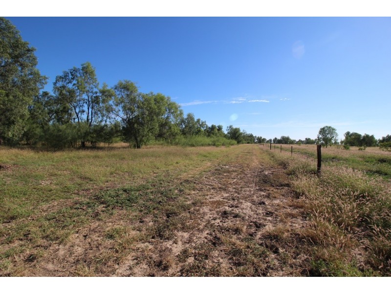 260 Opal Street, Emerald QLD 4720