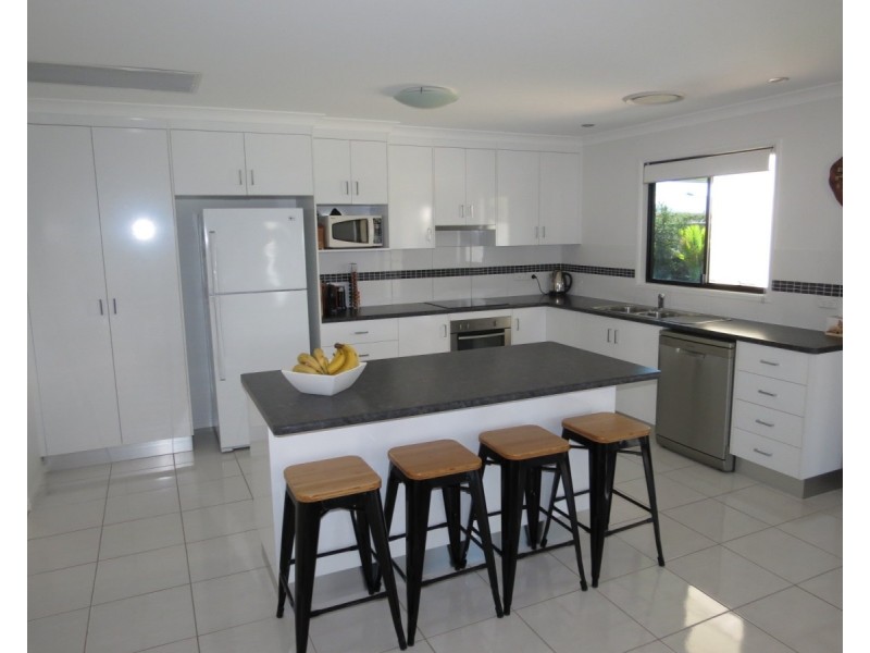 8 Eagle St, Emerald QLD 4720