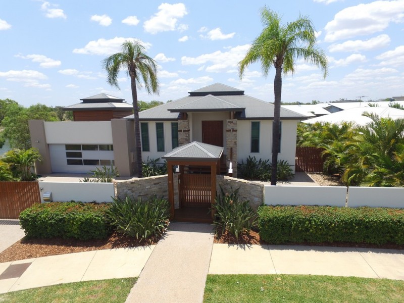 53 Lakeside Drive, Emerald QLD 4720