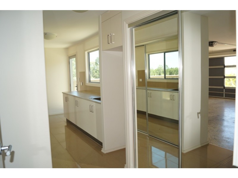 53 Lakeside Drive, Emerald QLD 4720