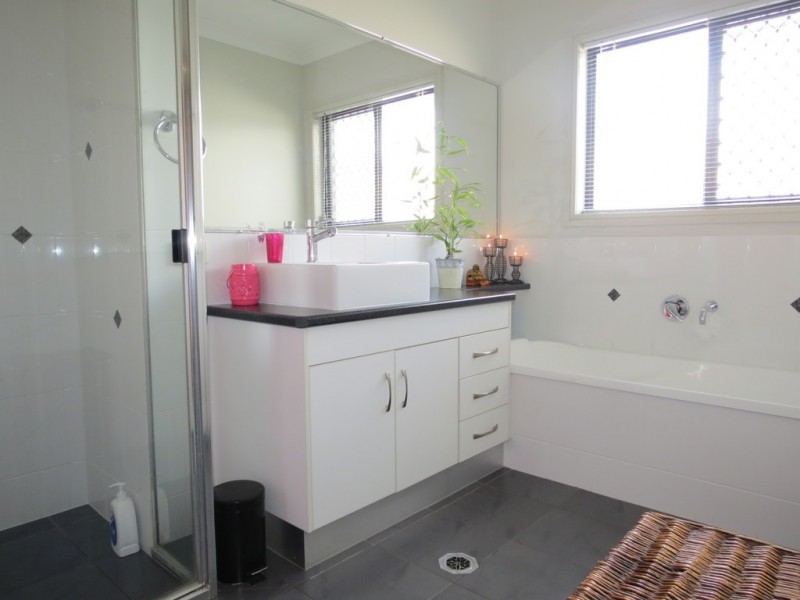 6 Brokenwood, Emerald QLD 4720