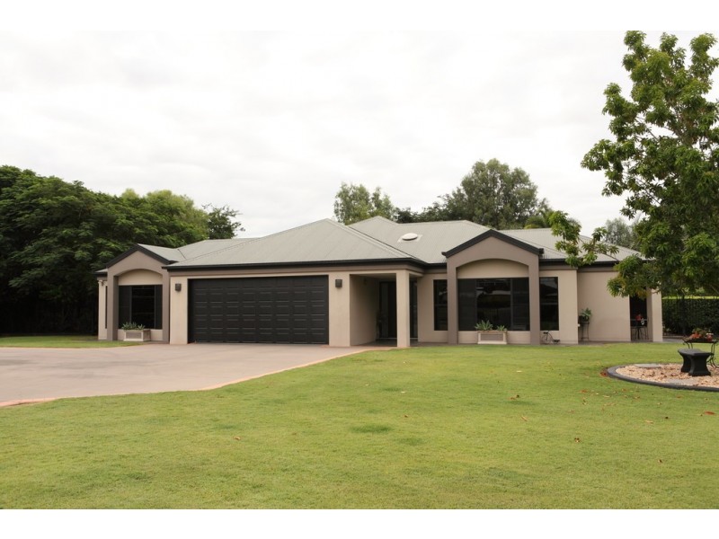 4 Malibu Place, Emerald QLD 4720