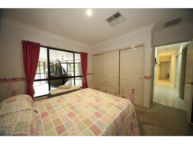 4 Malibu Place, Emerald QLD 4720