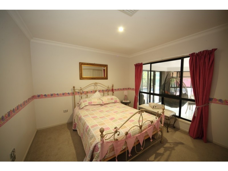 4 Malibu Place, Emerald QLD 4720