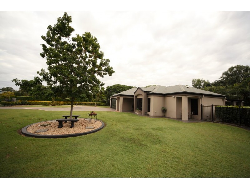 4 Malibu Place, Emerald QLD 4720