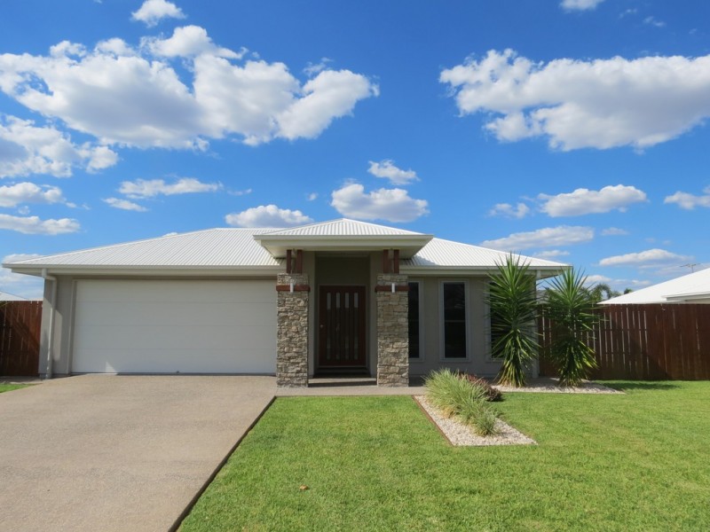 56 Canterbury Road, Emerald QLD 4720