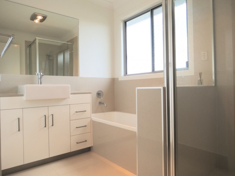 56 Canterbury Road, Emerald QLD 4720