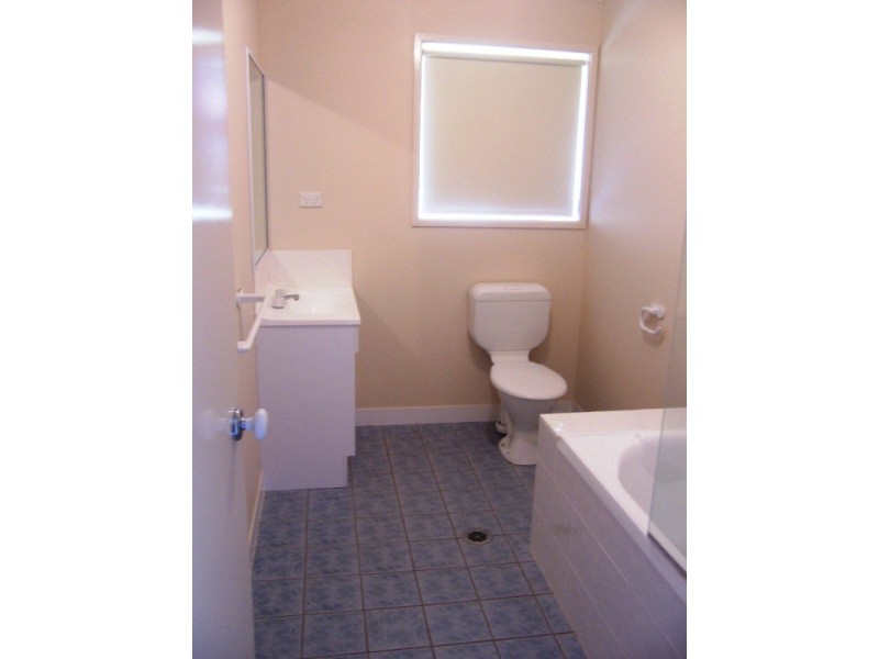 95  Moody Street, Emerald QLD 4720