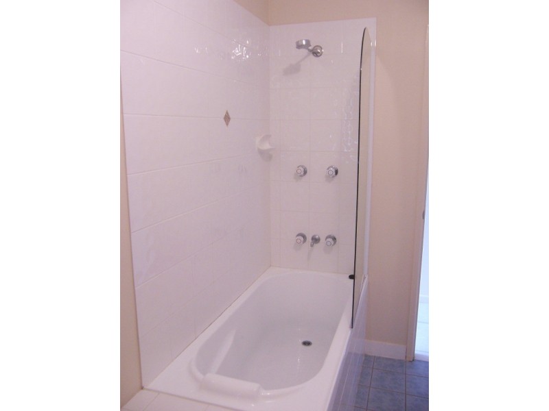 95  Moody Street, Emerald QLD 4720