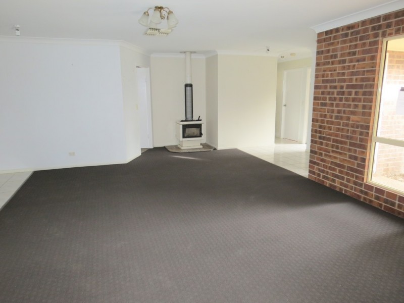 33 Barry Street, Emerald QLD 4720