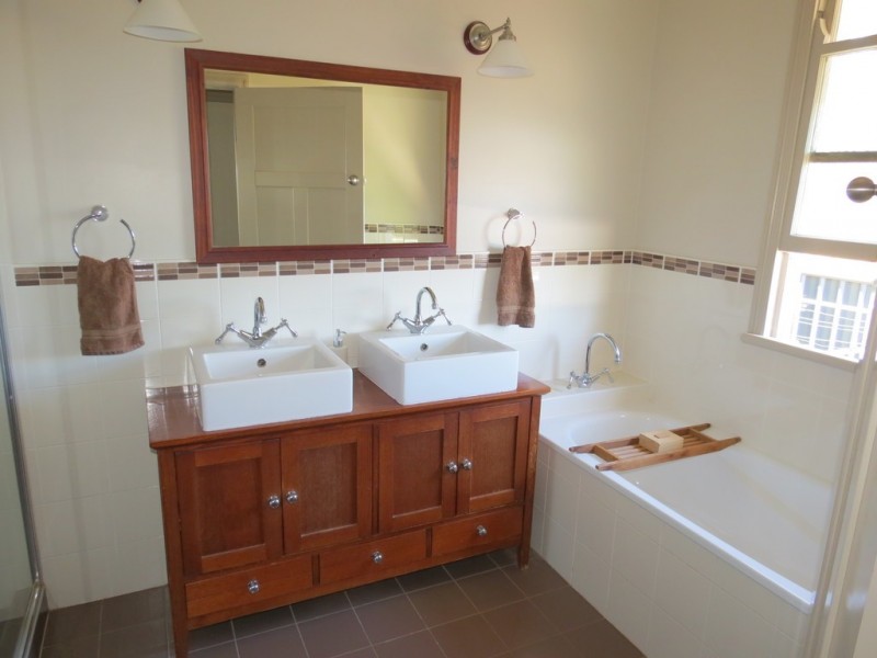 9 Caprice Court, Emerald QLD 4720