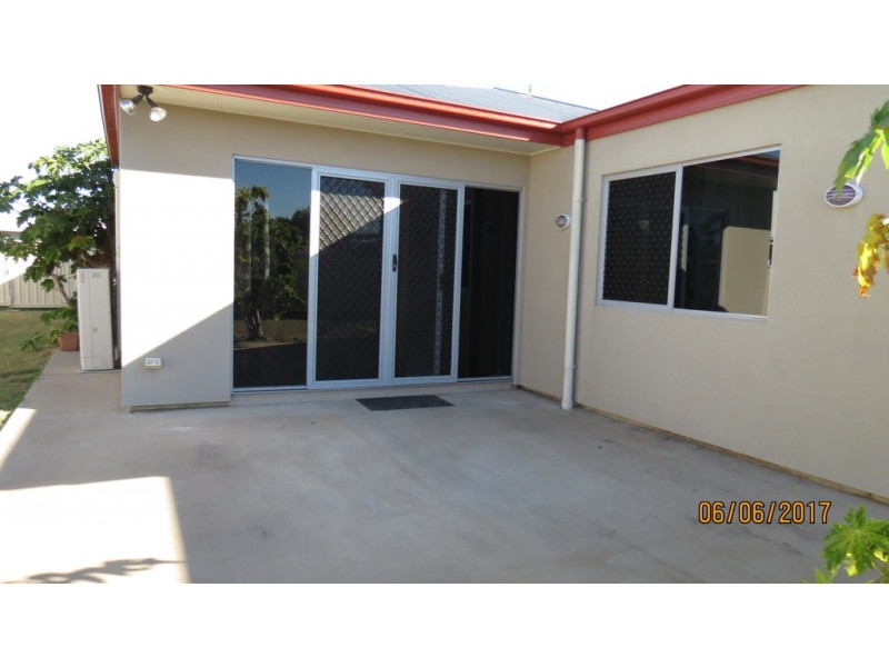 8 Kassidy Drive, Emerald QLD 4720