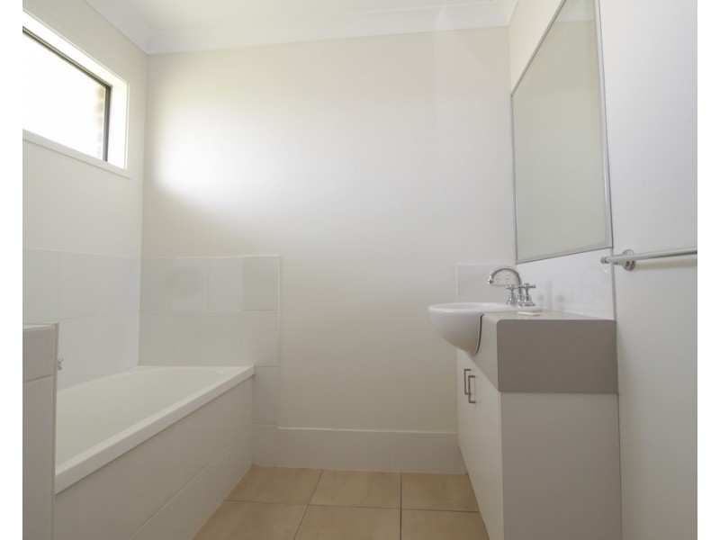 3 Windermere Street, Emerald QLD 4720