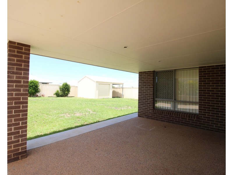 3 Windermere Street, Emerald QLD 4720