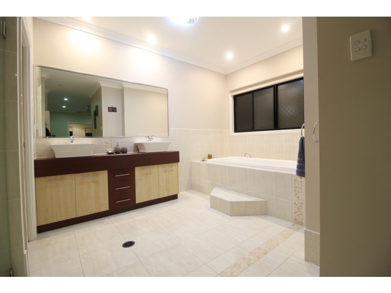 21 Haswell Street, Emerald QLD 4720