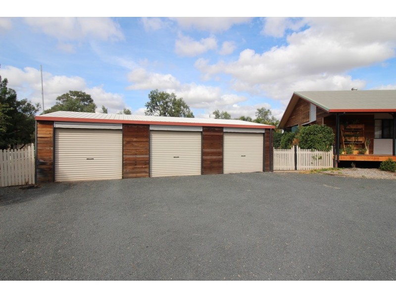 14 Coaker Drive, Emerald QLD 4720