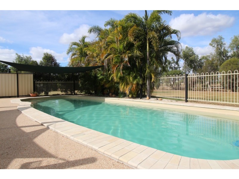 14 Coaker Drive, Emerald QLD 4720