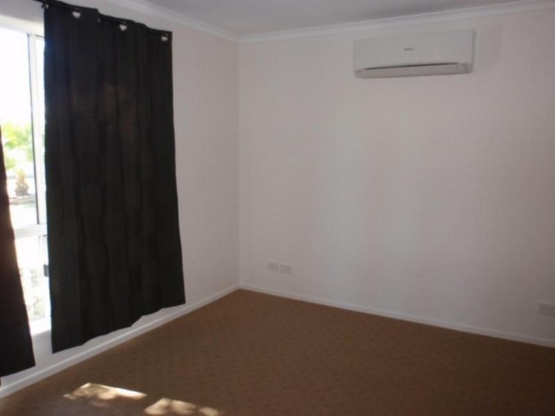 7 Wren Court, Emerald QLD 4720