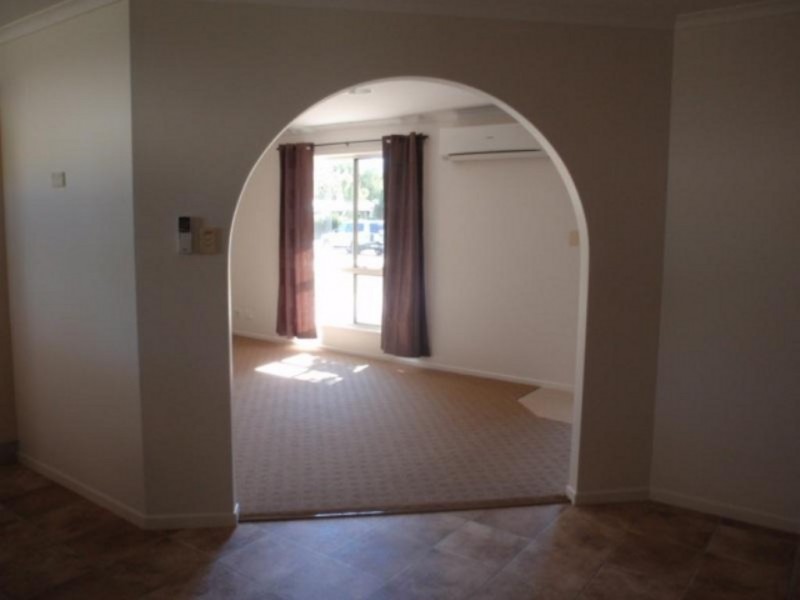 7 Wren Court, Emerald QLD 4720