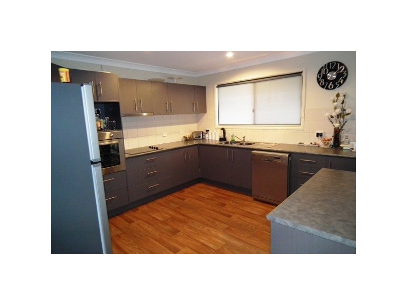 6 Fig Tree Court, Emerald QLD 4720