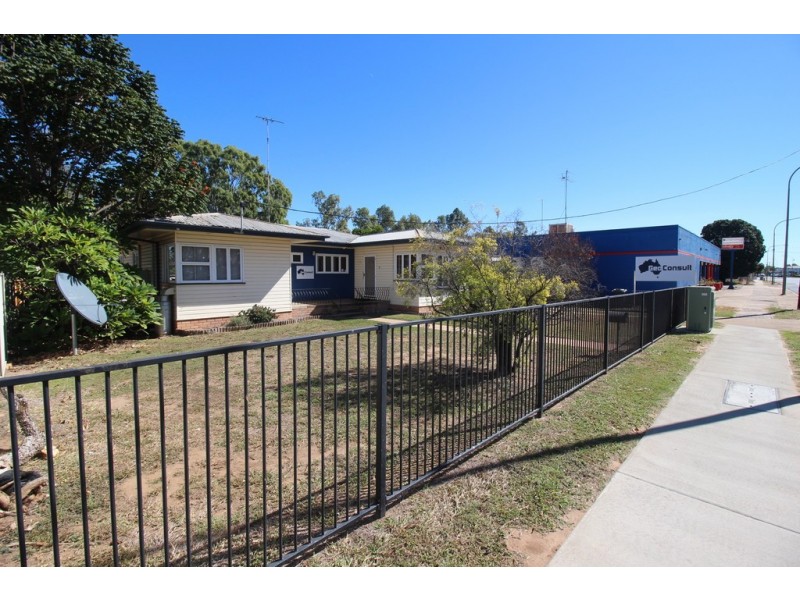 11 Hospital Road, Emerald QLD 4720