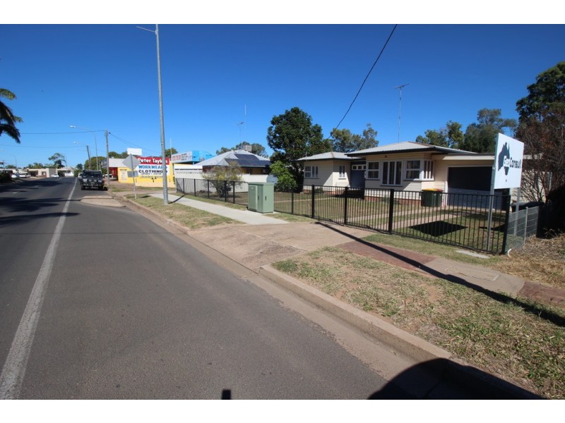 11 Hospital Road, Emerald QLD 4720