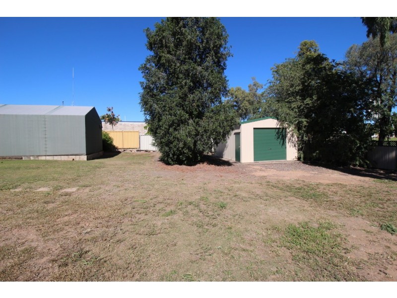 11 Hospital Road, Emerald QLD 4720