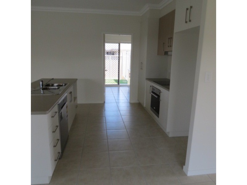 4 Easton Street, Emerald QLD 4720