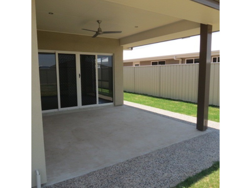 4 Easton Street, Emerald QLD 4720