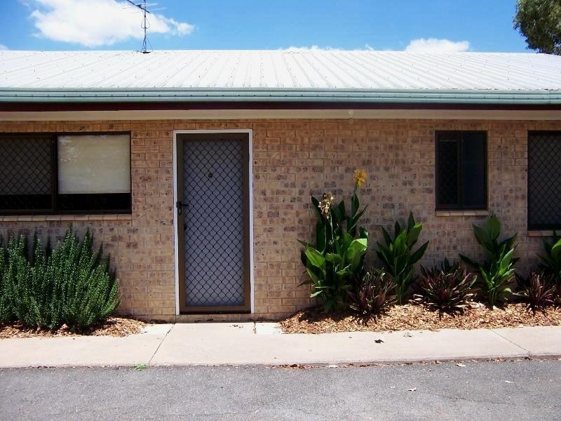 2/41 Baker Street, Emerald QLD 4720