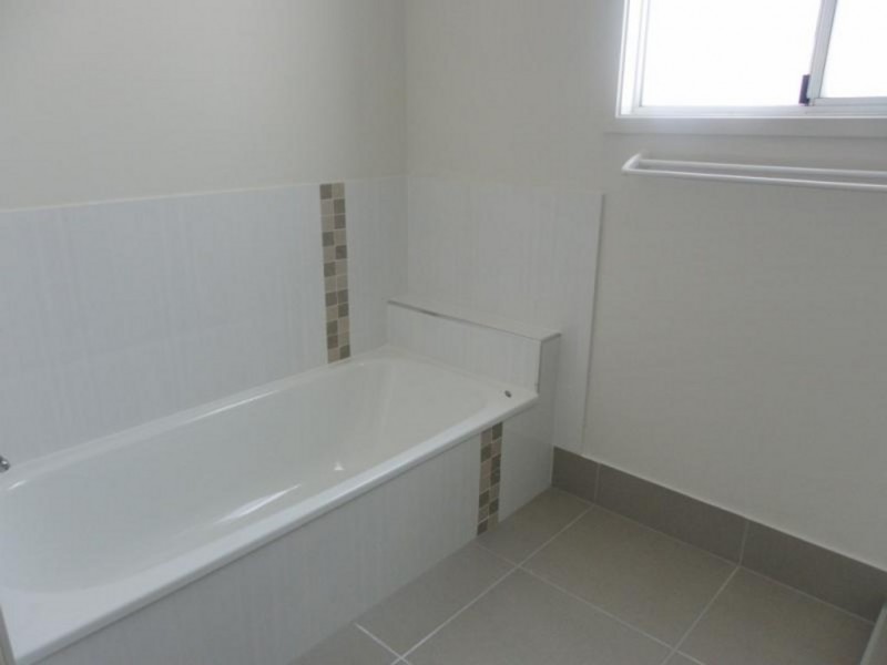 51B Baker Street, Emerald QLD 4720