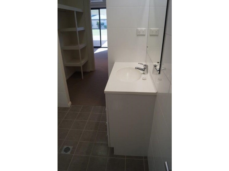 34 Moriarty Street, Emerald QLD 4720