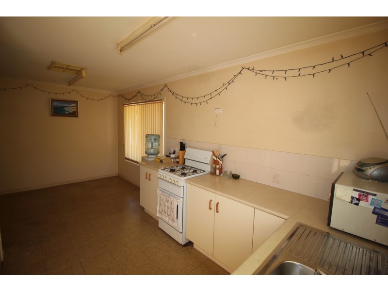 8 McKenzie Street, Emerald QLD 4720