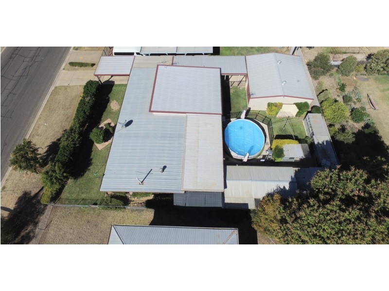 10 Racecourse Road, Emerald QLD 4720